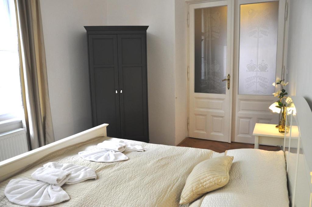 Charles Bridge Premium Residence Πράγα Δωμάτιο φωτογραφία